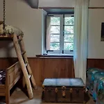 Escanlar Hostel *
