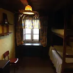 Escanlar Hostel *