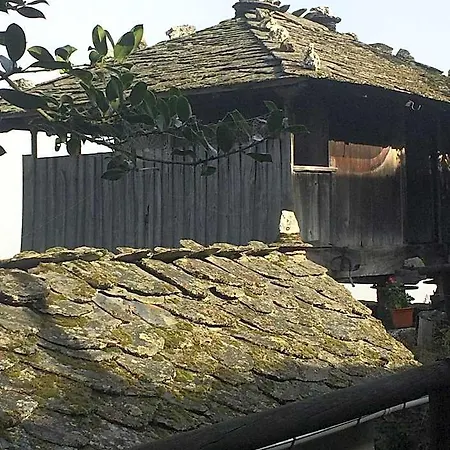Escanlar Hostel *